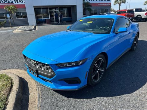 Used 2024 Ford Mustang Coupe image 3