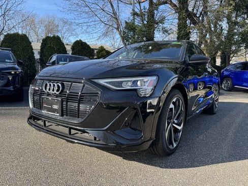 Used 2023 Audi e-tron Premium Plus AWD/4WD image 8