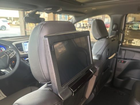 New 2026 Chrysler Pacifica Select image 16