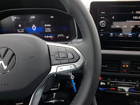 Certified 2025 Volkswagen Jetta Sport FWD image 21