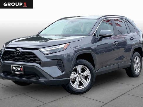 Used 2025 Toyota RAV4 XLE AWD/4WD image 1
