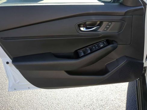 Used 2023 Honda Accord Touring image 11