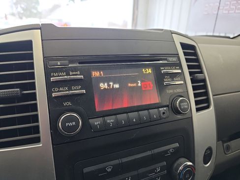 Used 2014 Nissan Frontier SV image 46