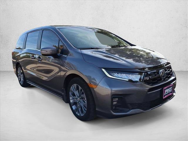 Used 2025 Honda Odyssey Touring image 3