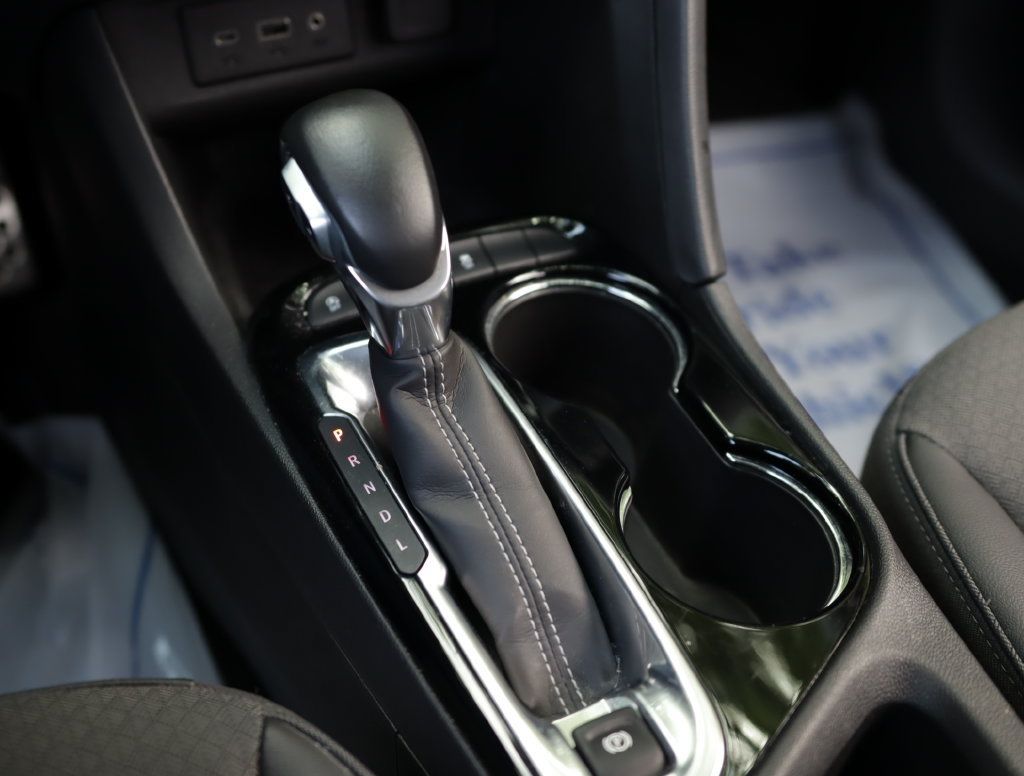 Used 2023 Buick Encore GX Select w/ Sport Touring Package FWD image 18