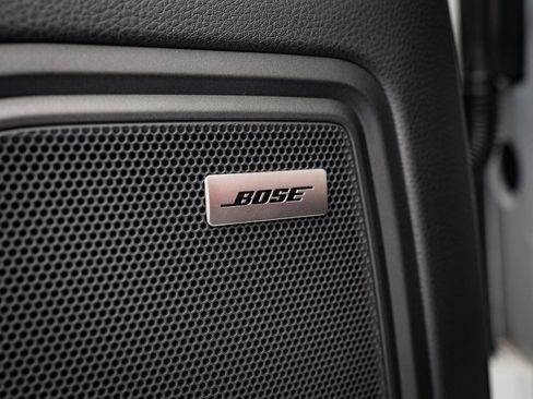 Certified 2025 Porsche Macan Turbo image 24