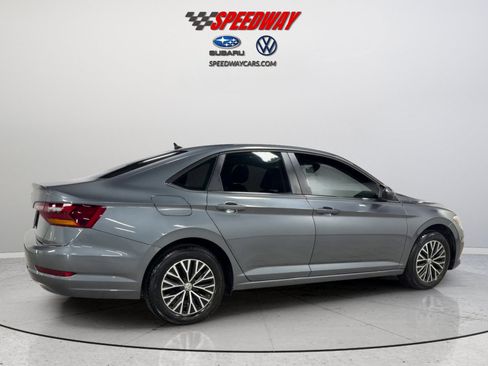 Used 2019 Volkswagen Jetta SE w/ Cold Weather Package FWD image 5