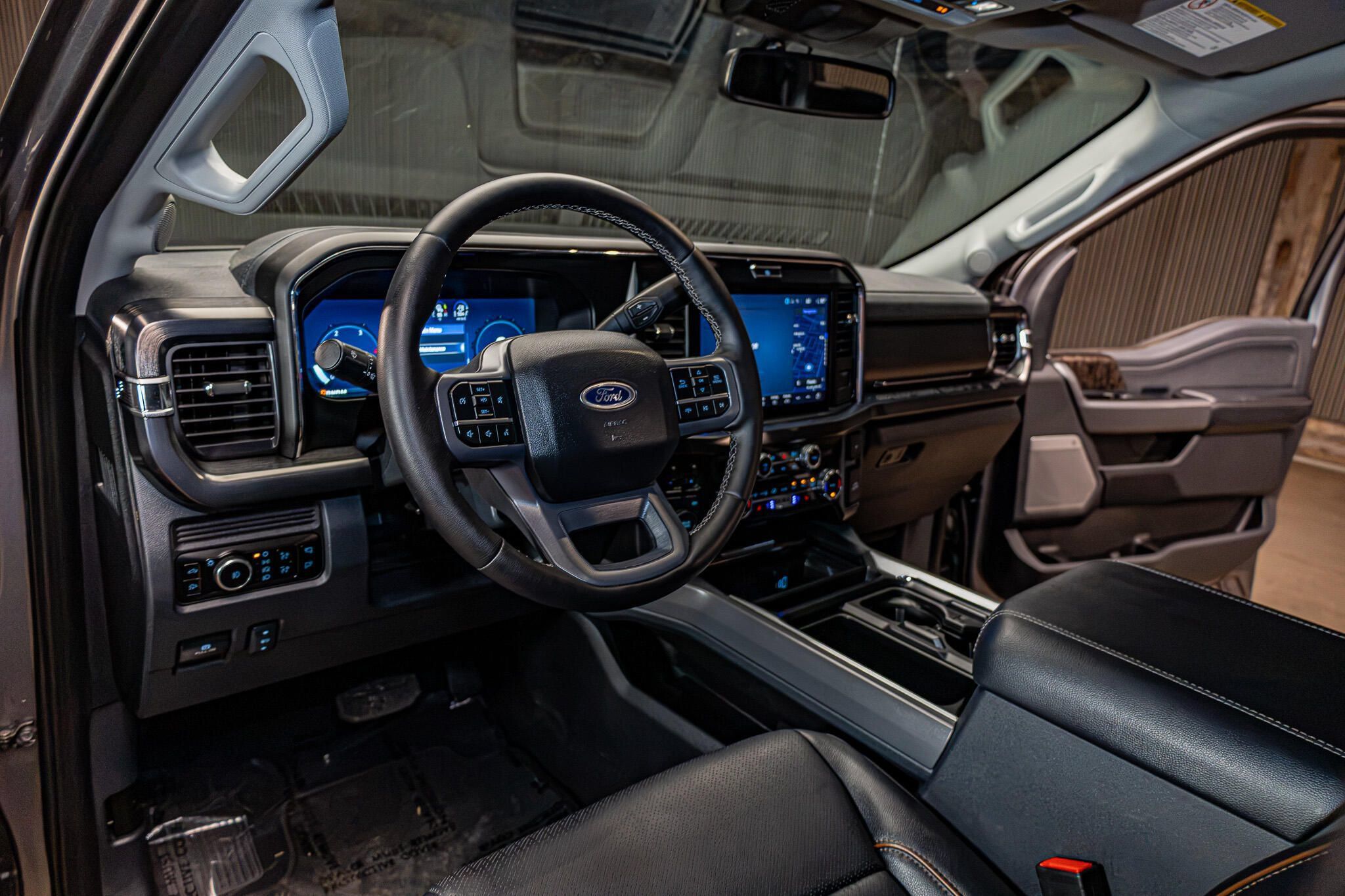 Used 2025 Ford F350 Lariat AWD/4WD image 13