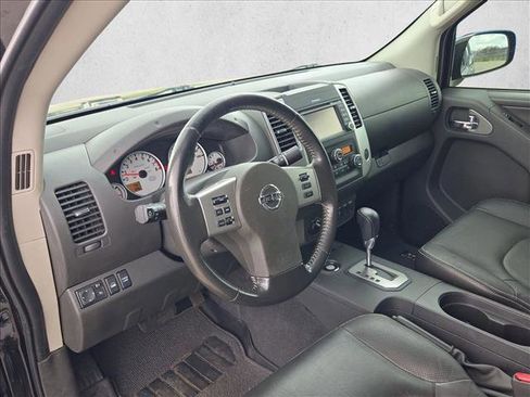 Used 2020 Nissan Frontier PRO-4X w/ Pro-4x Utility Package image 10