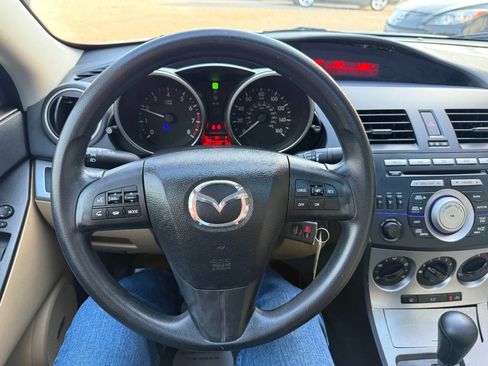 Used 2011 MAZDA MAZDA3 i Touring image 23