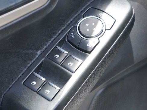 Used 2022 Ford Escape SEL w/ Technology Package AWD/4WD image 16
