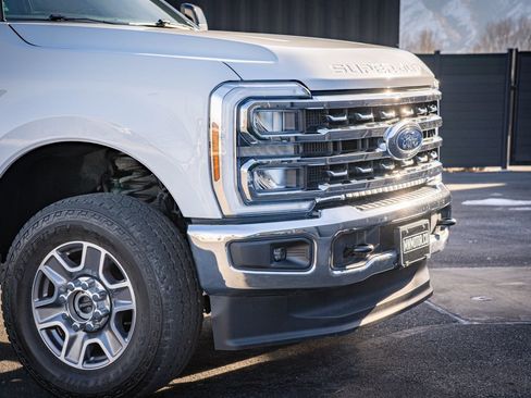 Used 2024 Ford F250 Lariat AWD/4WD image 3