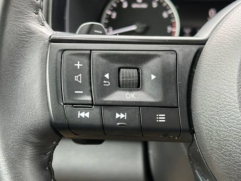 Used 2024 Nissan Pathfinder SV AWD/4WD image 20
