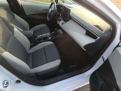 Used 2023 Toyota Corolla LE image 28