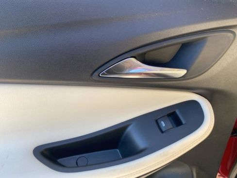 Used 2025 Buick Encore GX Avenir image 24