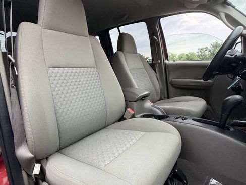 Used 2007 Jeep Liberty Sport AWD/4WD image 17