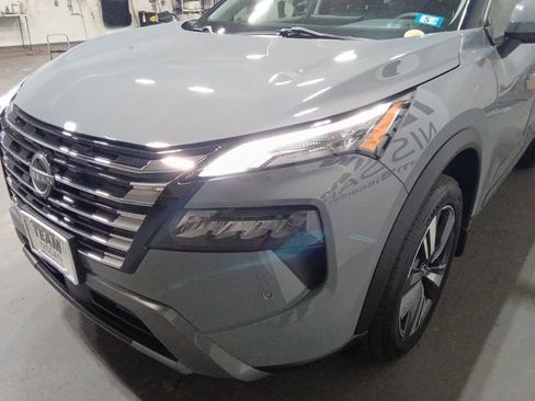 Used 2024 Nissan Rogue SL w/ SL Premium Package image 29