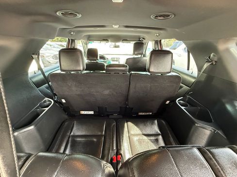 Used 2018 Ford Explorer XLT w/ Equipment Group 202A image 22