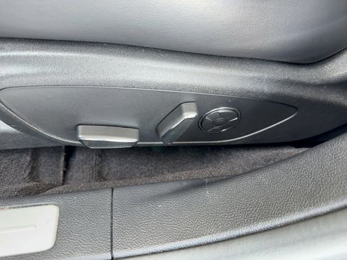Used 2019 Lincoln MKZ Reserve FWD image 34