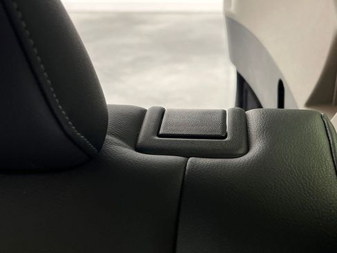 Used 2025 Nissan Rogue SL w/ Tech Package FWD image 14