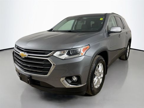 Used 2021 Chevrolet Traverse LT image 3