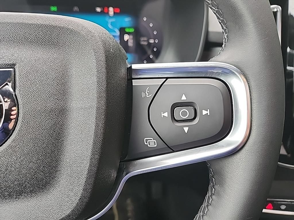 Certified 2023 Volvo C40 P8 Recharge Plus w/ Climate Package AWD/4WD image 14
