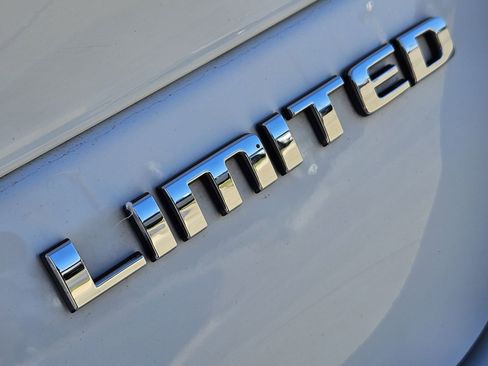 Used 2021 Jeep Grand Cherokee L Limited image 15