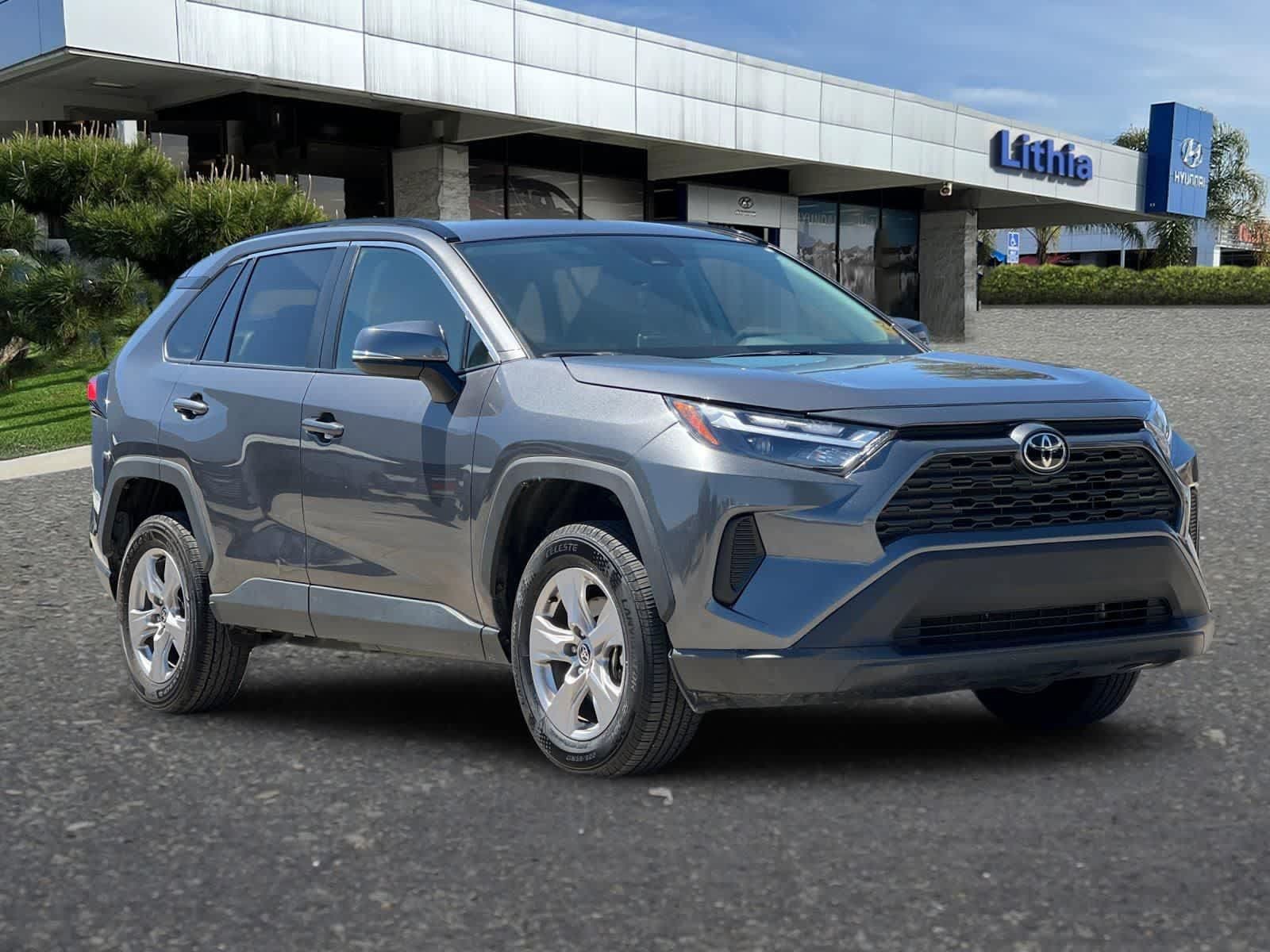Used 2025 Toyota RAV4 XLE FWD image 10