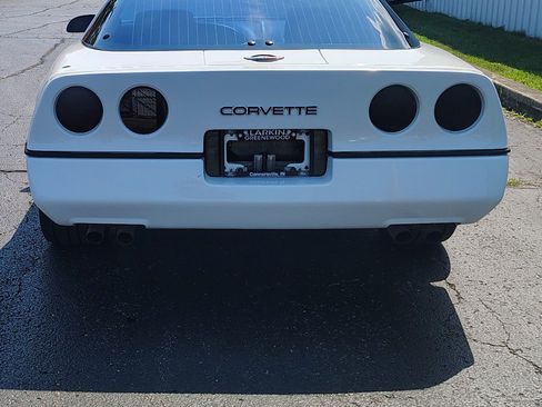 Used 1990 Chevrolet Corvette Coupe RWD image 6