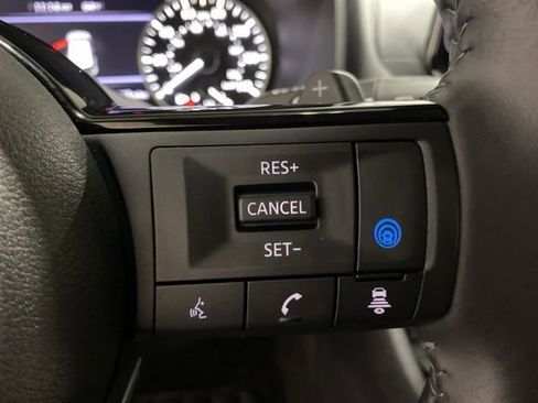 Certified 2022 Nissan Rogue SV w/ SV Premium Package AWD/4WD image 15