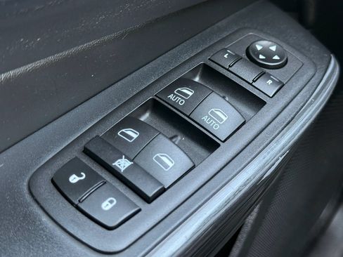 Used 2015 Jeep Cherokee Limited AWD/4WD image 24