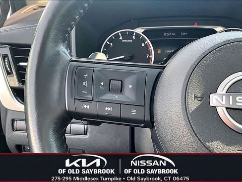 Used 2023 Nissan Rogue SL AWD/4WD image 11