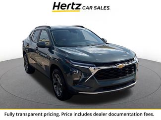 Used 2025 Chevrolet Trax LT w/ LT Convenience Package FWD video 1