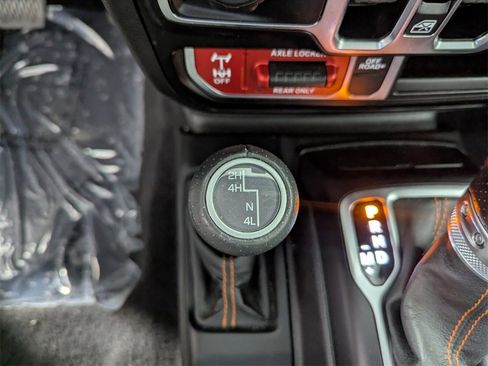 Certified 2021 Jeep Gladiator Mojave image 25