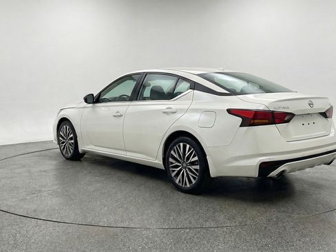 Used 2025 Nissan Altima 2.5 SV image 6