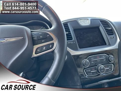 Used 2017 Chrysler 300 C w/ Safetytec Plus Group image 23