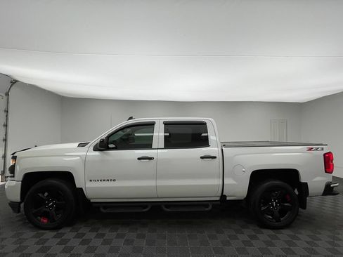Used 2018 Chevrolet Silverado 1500 LTZ Z71 w/ Redline Edition AWD/4WD image 12