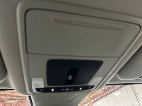 Used 2025 Honda CR-V EX image 17