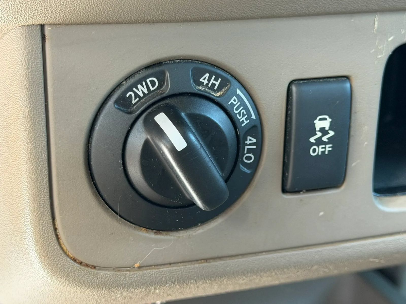 Used 2016 Nissan Frontier SV AWD/4WD image 14