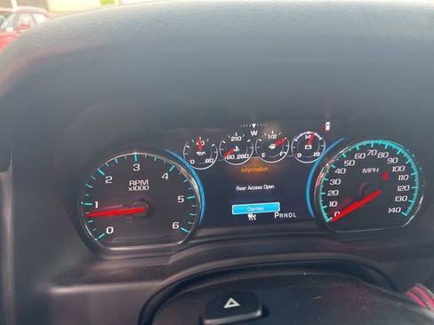 Used 2018 Chevrolet Suburban Premier AWD/4WD image 15