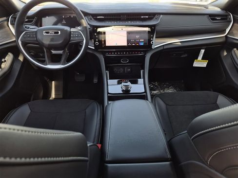 New 2026 Jeep Grand Cherokee L 2WD image 17