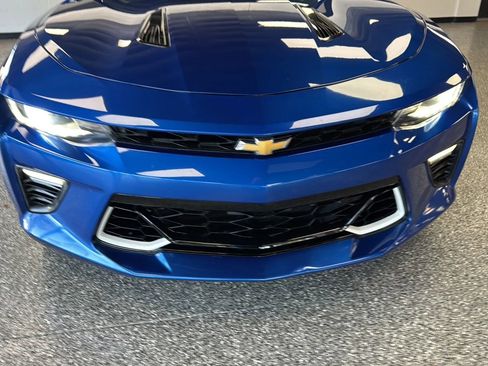 Used 2018 Chevrolet Camaro SS RWD image 29