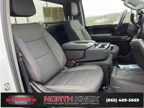 Used 2024 Chevrolet Silverado 2500 LT w/ Convenience Package image 18