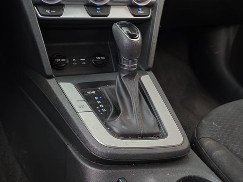 Used 2019 Hyundai Elantra SE w/ Cargo Package image 21