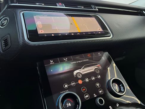 Used 2018 Land Rover Range Rover Velar S image 42