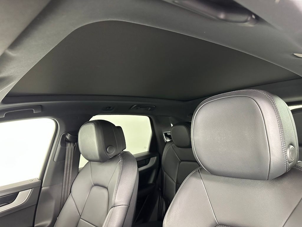 Certified 2024 Porsche Cayenne AWD/4WD image 20