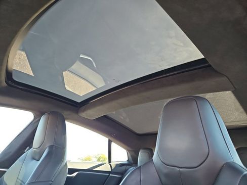 Used 2016 Tesla Model S 60D image 21