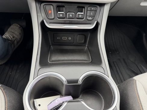 Used 2021 GMC Terrain SLE w/ Driver Convenience Package image 30