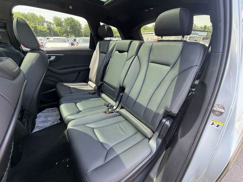 Used 2025 Audi Q7 3.0T Premium Plus AWD/4WD image 22