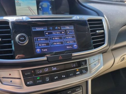 Used 2015 Honda Accord Touring image 19